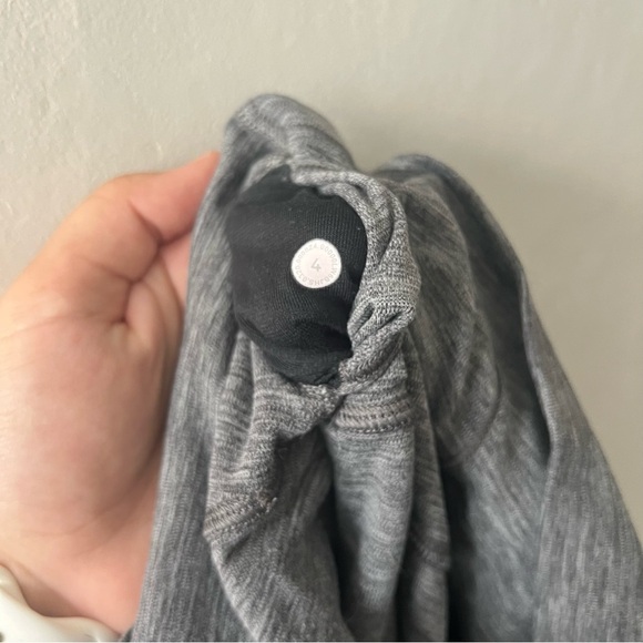 Lululemon Grey Align 21” Crop Leggings Size 4 - Picture 5 of 5